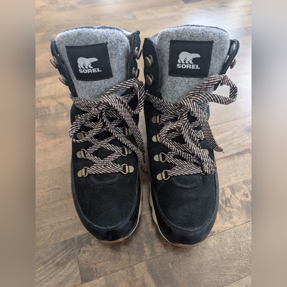 Sorel | Women's Kinetic Conquest Boots | Size 8 - Picture 2 of 6